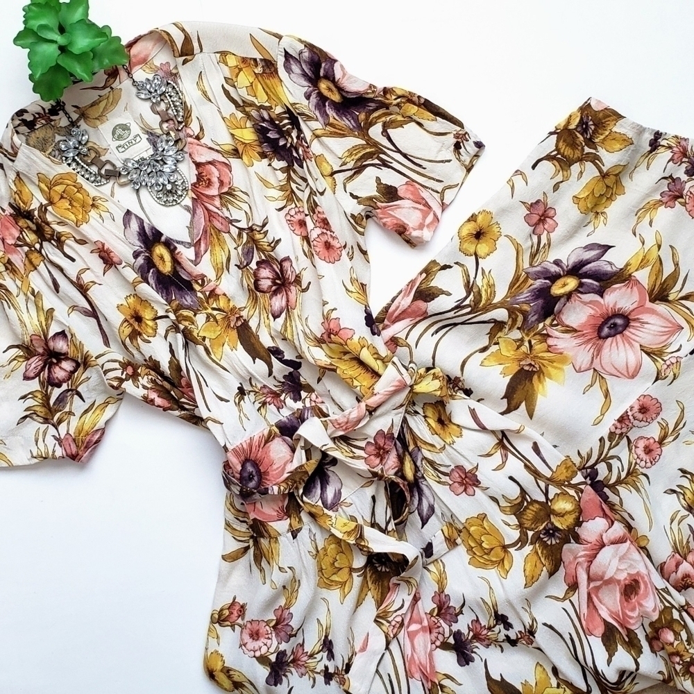 Anthropologie Tiny Sunflower Floral Wrap Midi Dress Short Sleeve Size XS